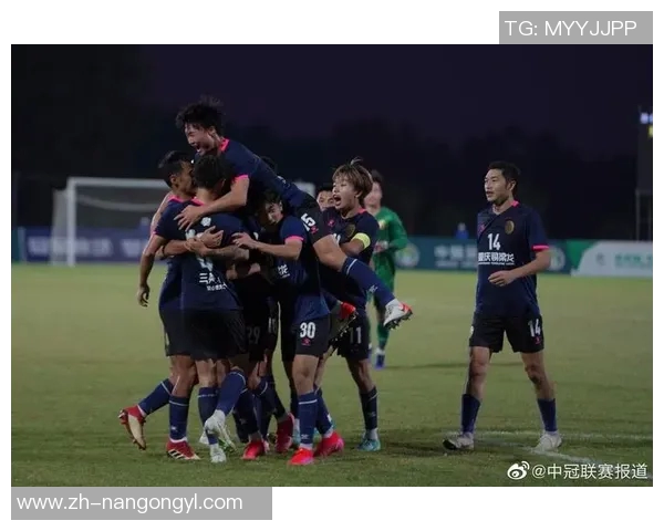 老虎大学与帕丘卡的激烈对决展现足球魅力与团队精神